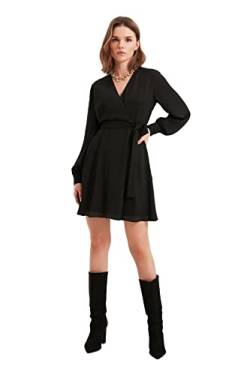 Trendyol Black Gürteled Petite V-Ausschnitt Kleid, schwarz, von TRENDYOL