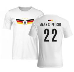 Deutschland T-Shirt - Mark S. Feucht - Fußball-Trikot lustig mit Spruch und Fahne - EM 2024 Europameisterschaft (DE/NL/SE/PL, Alphanumerisch, XL, Regular, Regular, Weiß, Mark S. Feucht) von Tassenbrennerei