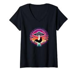 Damen Rooster Farm Farmer Huhn - Alien fliegende Untertasse Abduktion T-Shirt mit V-Ausschnitt von UFO Abducted Extraterrestrial for Men Women by RJ