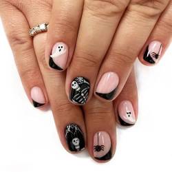 Vatocu Halloween Quadrat Künstliche Nägel Kurz Schwarz Nackt Nägel Zum Aufkleben Geist Totenkopf Falsche Nägel Spinne Acryl Press on Nails für Damen(24 Stück) von Vatocu