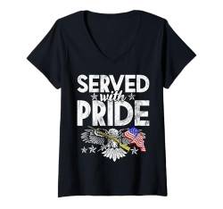 Damen Serviert mit Pride Veteran T-Shirt mit V-Ausschnitt von Veteran Gifts