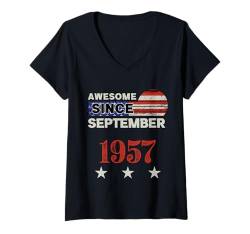 Damen Fantastisch seit 1957, Klassiker im Vintage-Stil mit US-Flagge, September 1957 T-Shirt mit V-Ausschnitt von Vintage USA Flag Classic American Flag Birthday