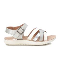 Xti Kids für Frauen/Mädchen. 15067002-PLATA Sandalen 150670 silber (33), Wohnung, Schnalle, Lässig, Kinderbekleidung von Xti Kids