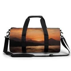 YKUDBN Sporttasche für Herren und Damen, Motiv: Berge und Wasser bei Sonnenuntergang, Reisetasche, Sporttasche, Sporttasche mit Schuhfach, 45 cm/22,9 cm/22,9 cm/22,9 cm, Berge und Wasser bei von YKUDBN